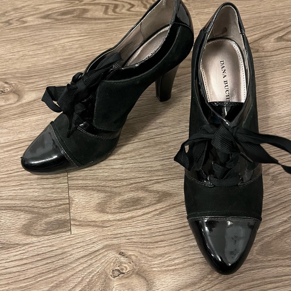 Black lace up heels - Picture 2 of 7